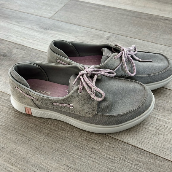 Sketchers Slip-On Shoes, Size 7 - Picture 3 of 5